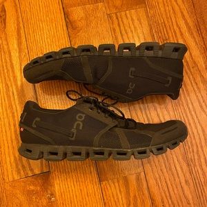 On Cloud Running Sneaker